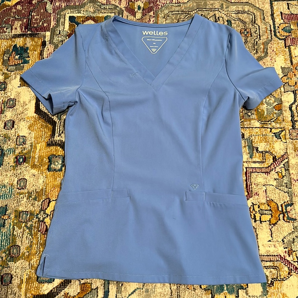 Welles Scrub Top